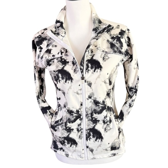 Marika yoga jacket in graphic black and white pattern woman's size L - Picture 2 of 7